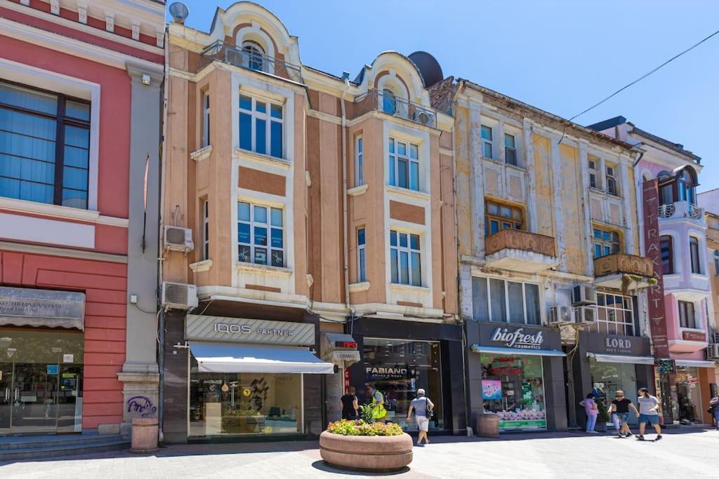 House Of History , Rooms In The Main Street Plovdiv Exterior photo